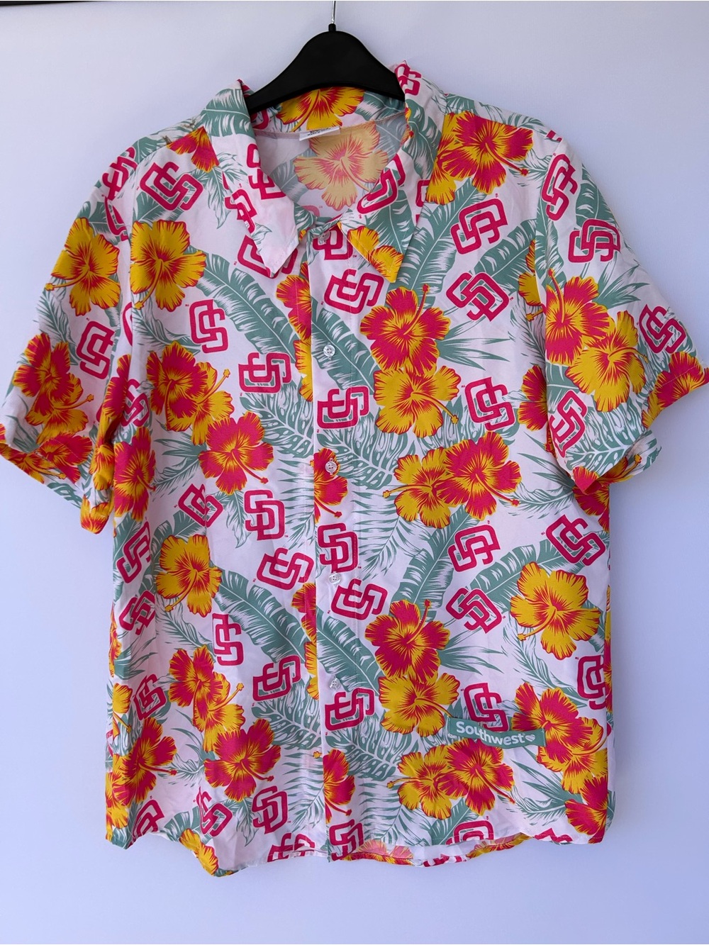 San Diego‎ Padres Men’s Southwest City Connect Tropical Print Button Up Large